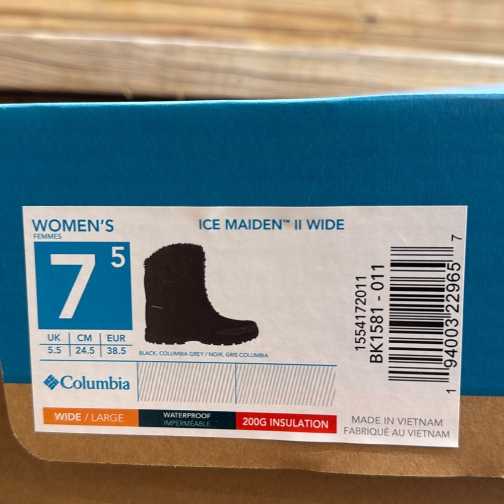 Women’s Columbia Ice Maiden II Wide size 7.5 snow boots